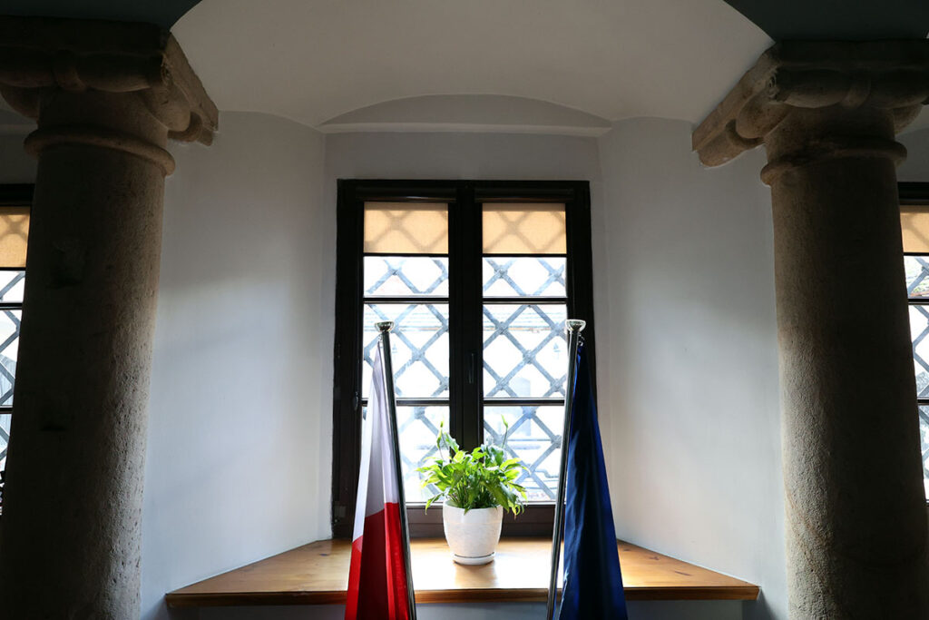 Chęciny - Sala Wielka w kamienicy Niemczówka - fragment renesansowego triforium