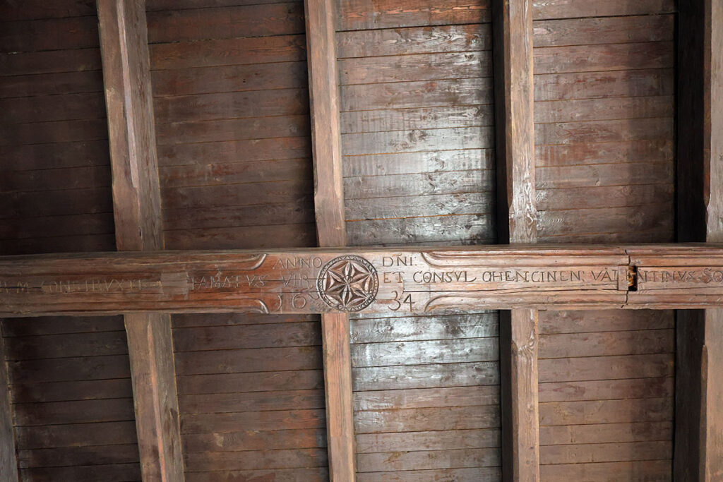 Chęciny - Sala Wielka w kamienicy Niemczówka - zabytkowy strop